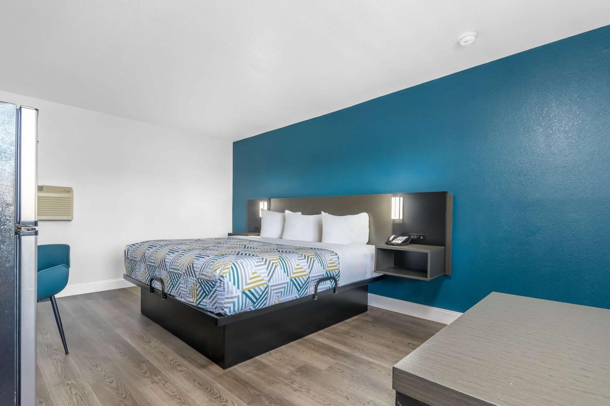 Studio 6 Suites Madera, Ca Yosemite ภายนอก รูปภาพ