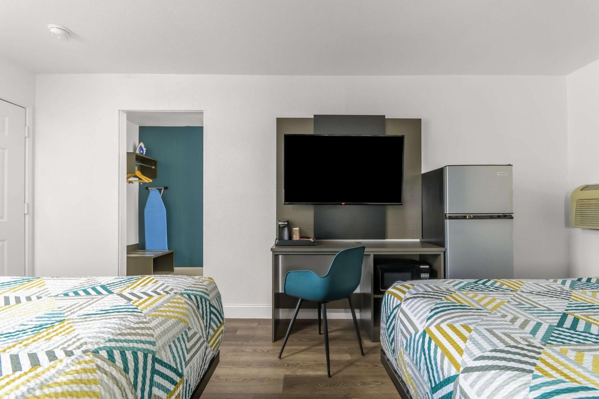 Studio 6 Suites Madera, Ca Yosemite ภายนอก รูปภาพ